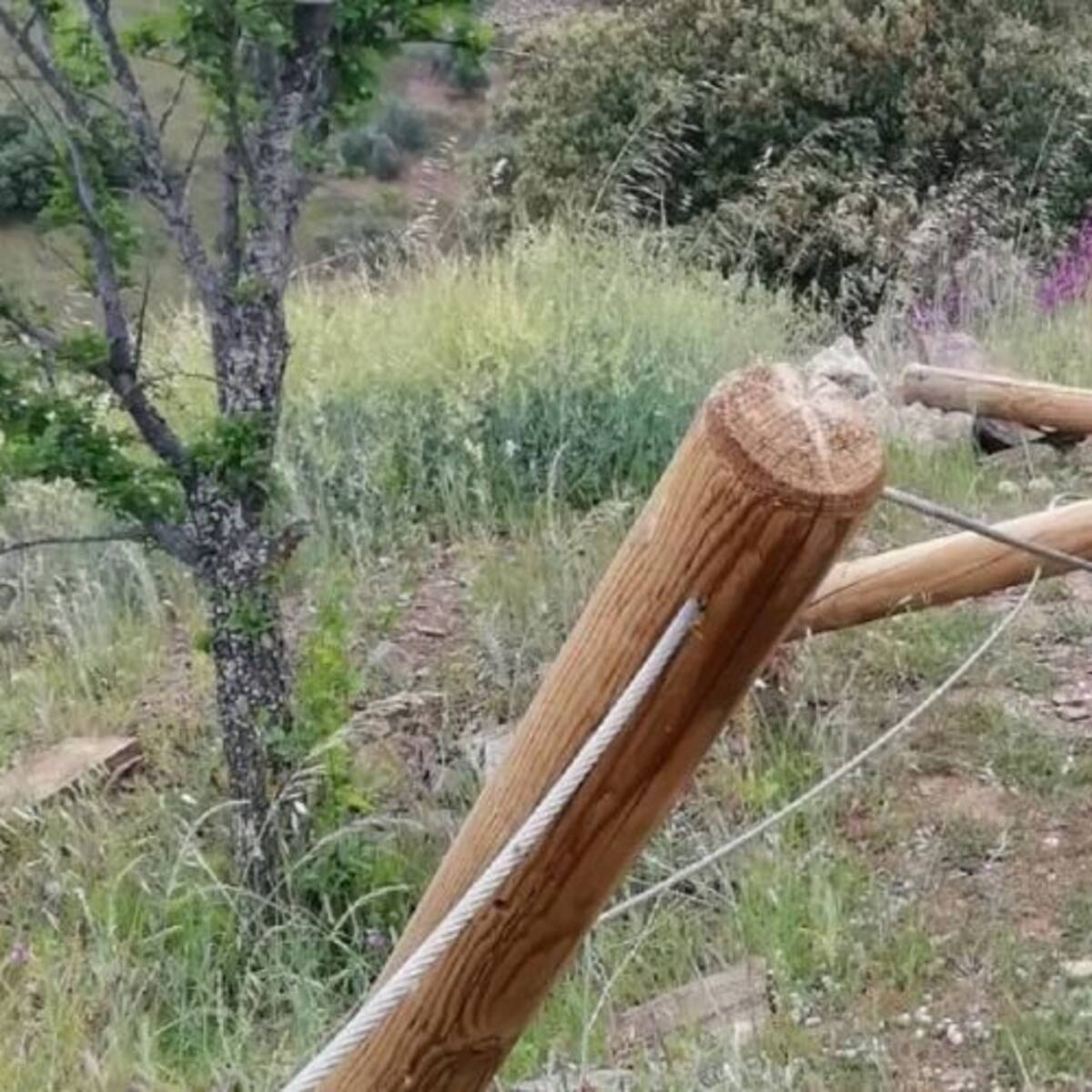 Unos vándalos destrozan el mirador del castillo de La Carolina