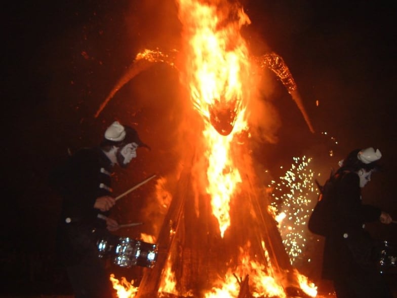 Ayuntamiento de Bilbao autoriza 15 hogueras en la ciudad y recomienda extremar las precauciones en la noche de San Juan