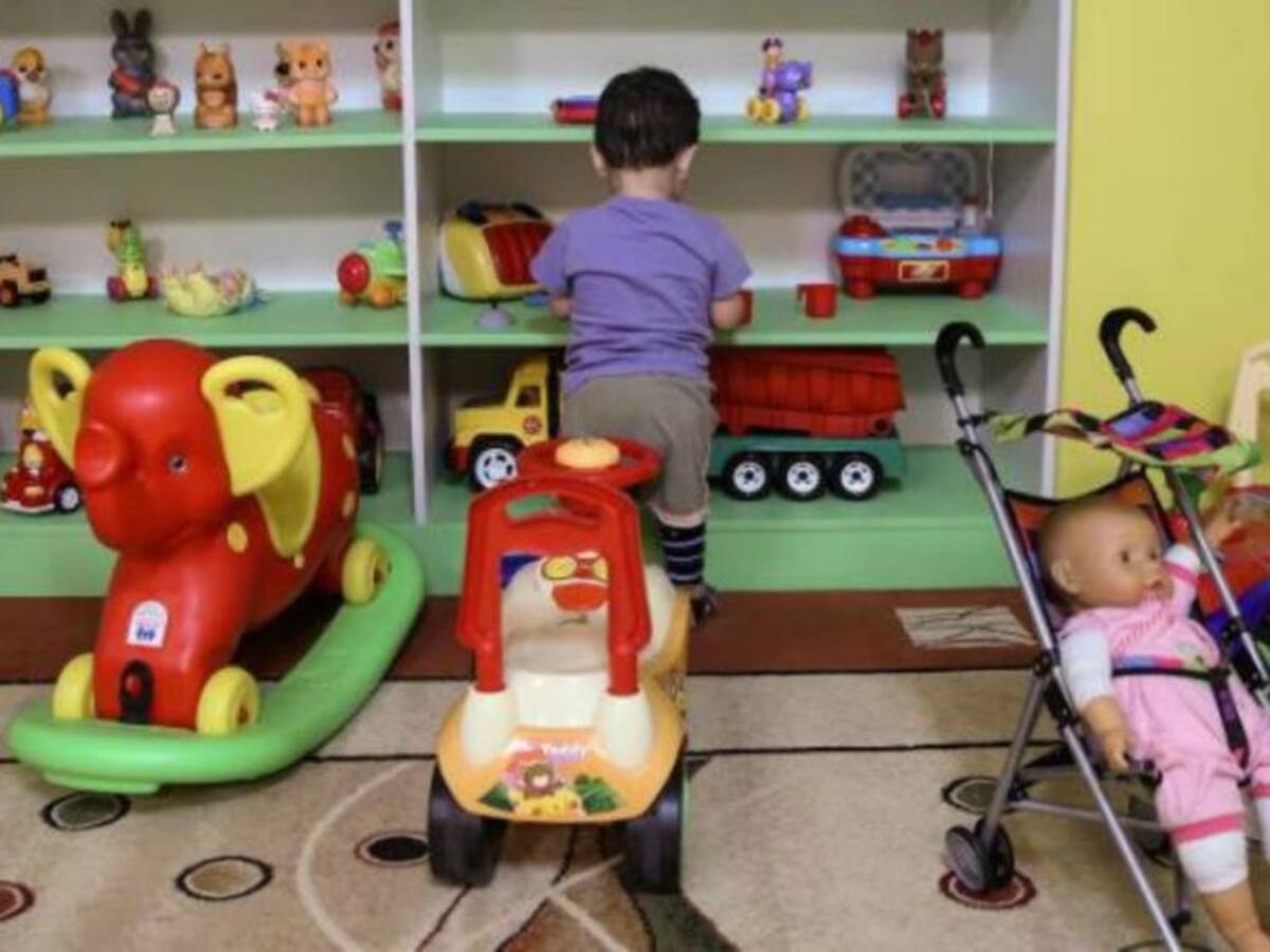 Cerrados dos grupos de las escoletas de Cas Serres y Santa Eulària por dos positivos entre el personal