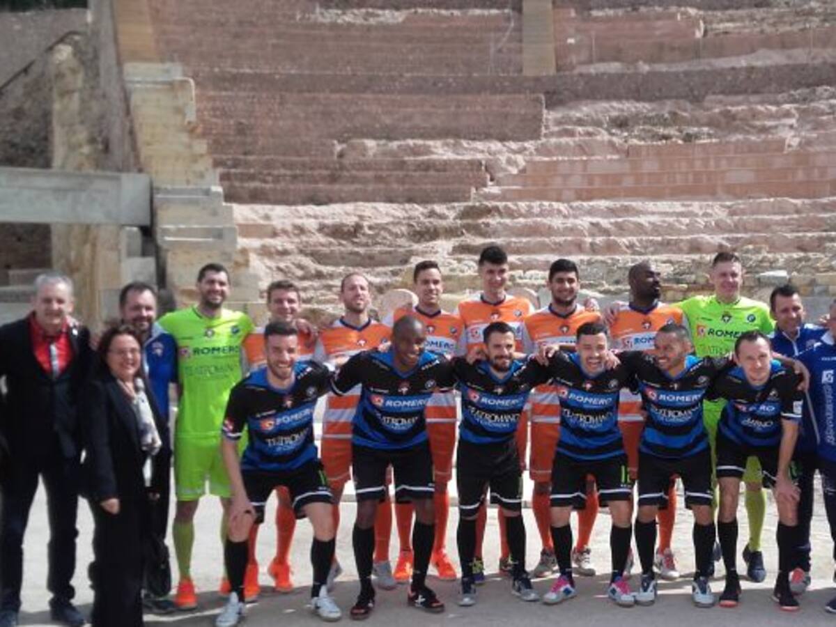 El Plásticos Romero visita el Palacio Consistorial y el Teatro Romano