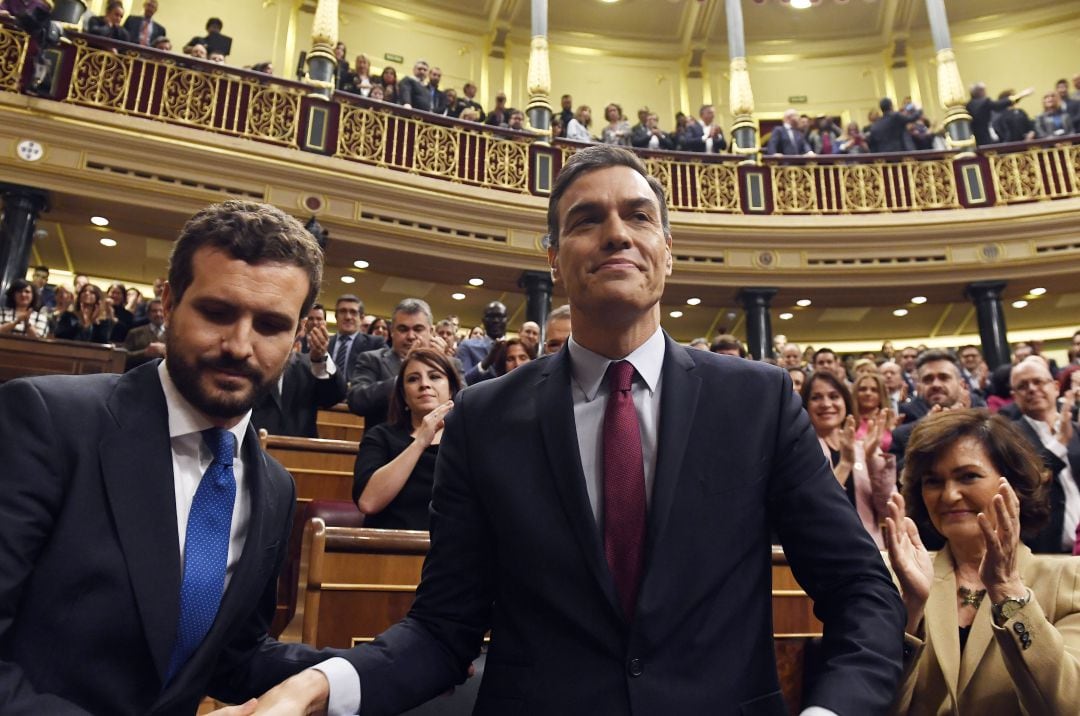 Pedro Sánchez y Pablo Casado en el Congreso.