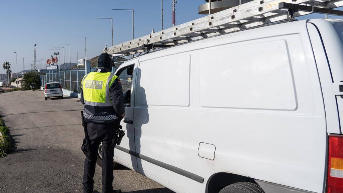 La Policía Local de Cartagena se suma a la Campaña Especial de vigilancia y control de furgonetas de la DGT