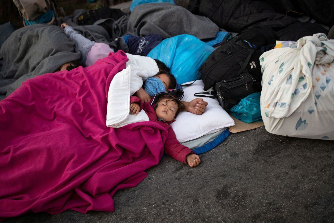 Más de 12.000 personas se han quedado sin hogar tras el incendio en el campo de refugiados