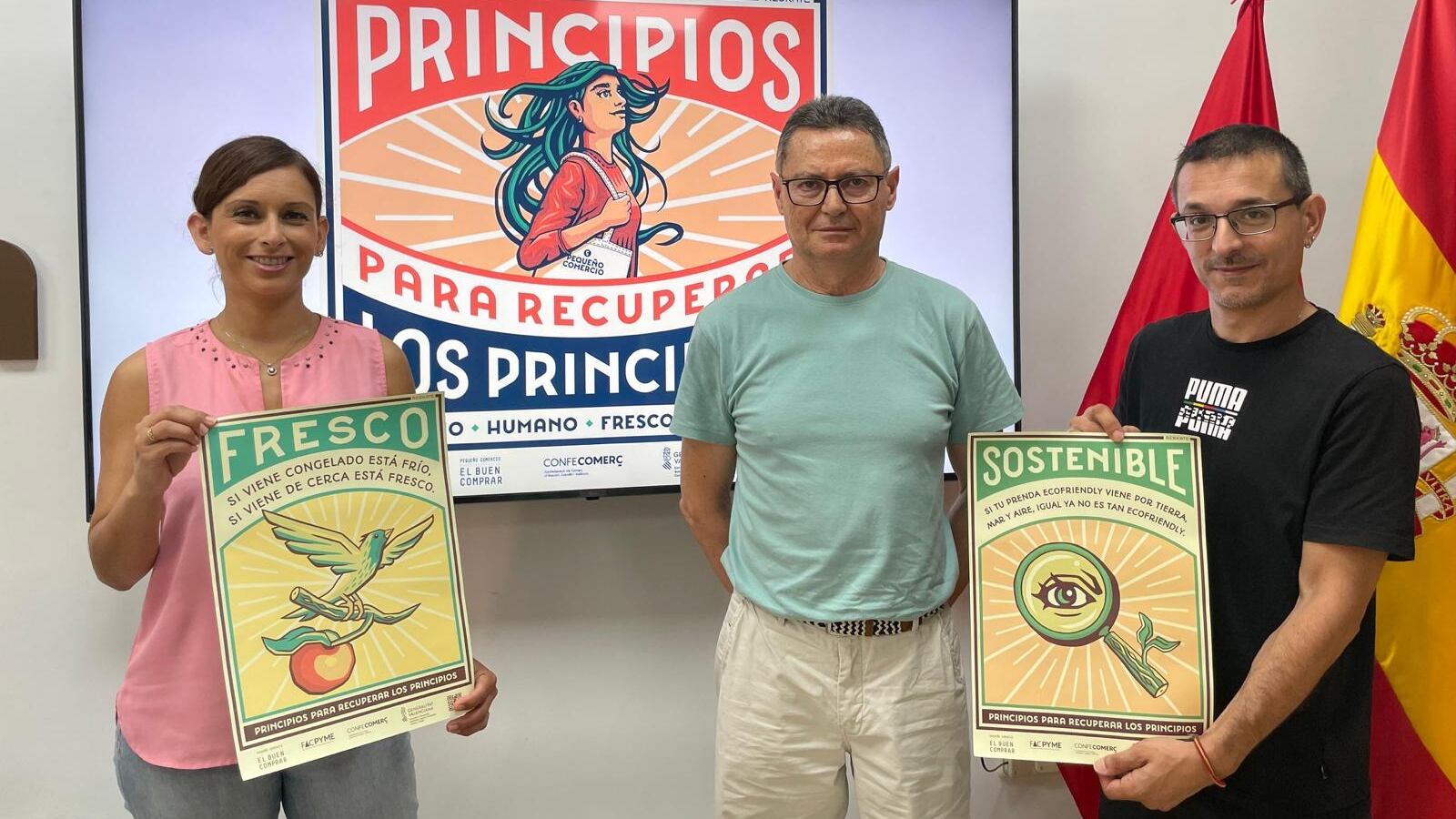 La concejala de Comercio y Mercados, Silvia Ibáñez, junto con Manuel Carpio y Antonio Valero