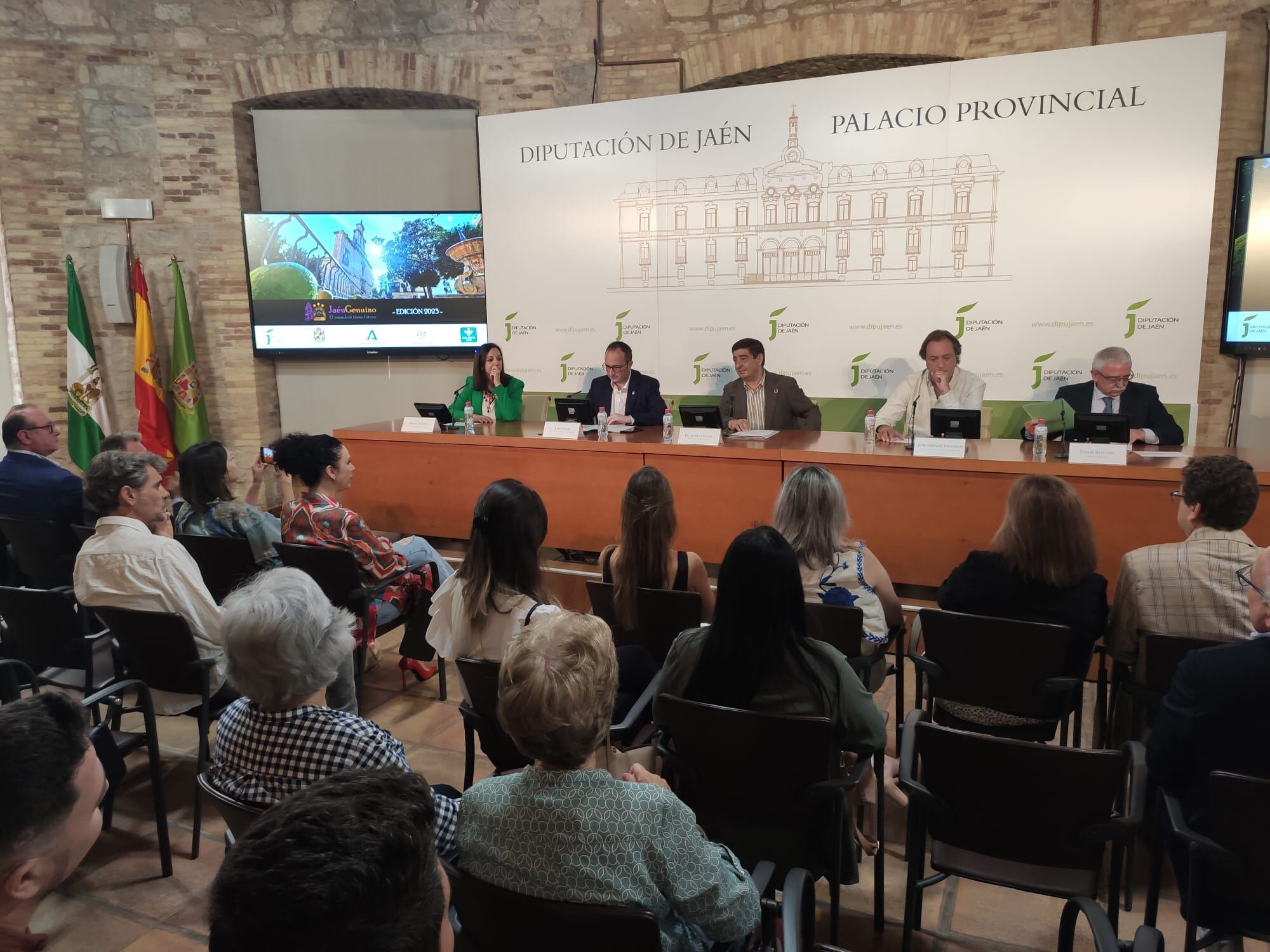 Presentación del programa cultural &#039;Jaén Genuino&#039; en la Diputación provincial