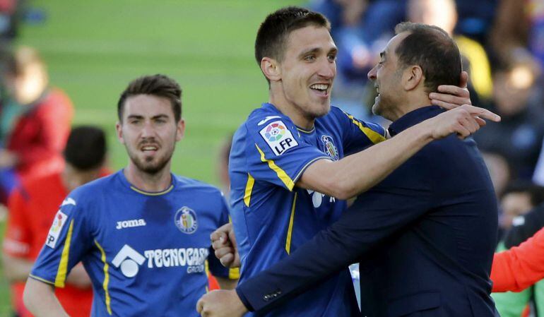 El delantero serbio del Getafe Stefan Scepovic celebra el gol marcado ante el Valencia