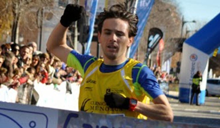 Sergio Salinero gana por segundo año la San Silvestre tras su descalificación en 2015