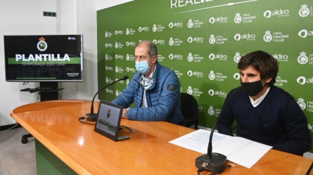 Amorrortu y Pedro Menéndez, durante su valoración de los movimientos del Racing en el mercado que acaba de cerrar.