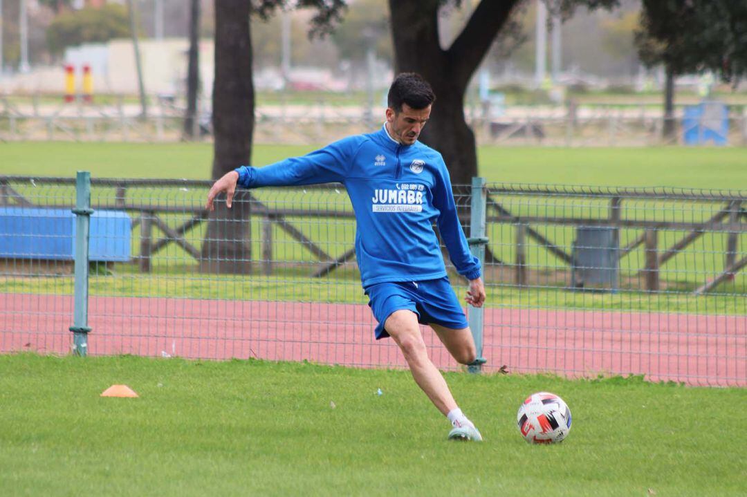 Bello no podrá jugar el domingo por sanción