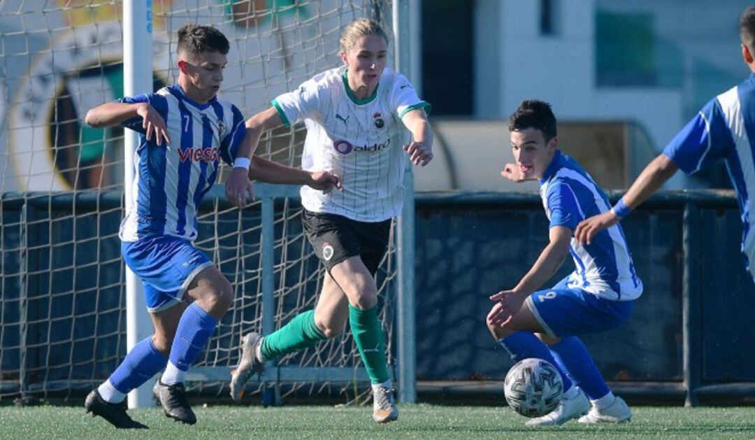 Antonio Poo realizará la pretemporada a las órdenes de Ezequiel Loza