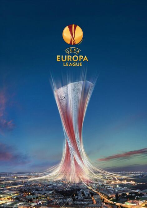 Logotipo y copa de la UEFA Europa League, cuya ronda previa disputa la Real el 31 de julio.