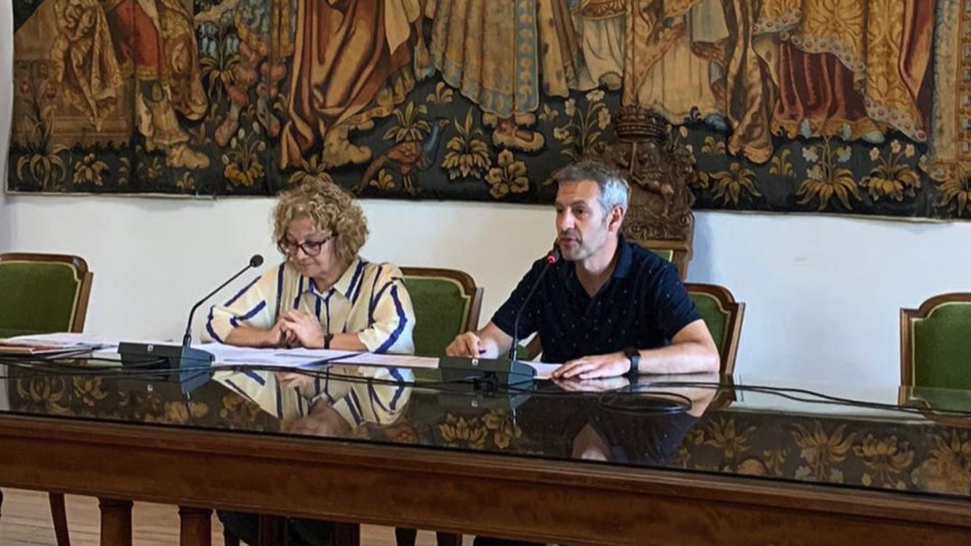 María Vicenta Gil-Negrete  junto al secretario de los socialistas de Toro, Carlos Rodríguez