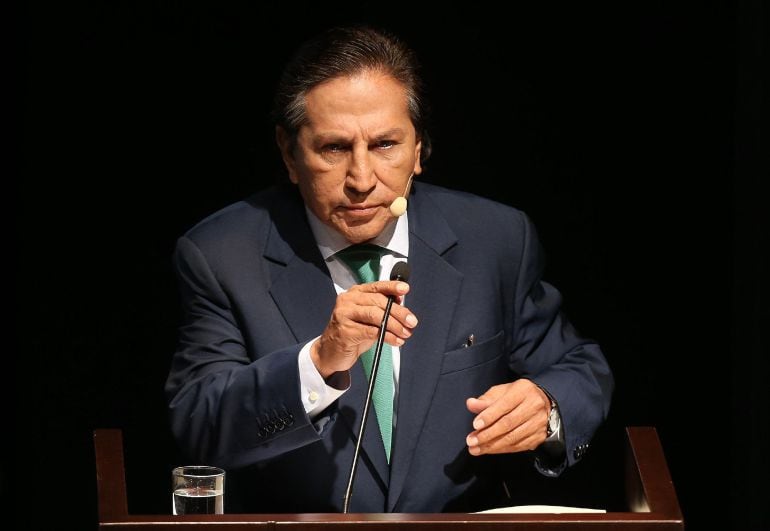 Fotografía de archivo fechada el 25 de enero de 2016 que muestra al entonces candidato presidencial y expresidente peruano Alejandro Toledo durante la exposición de su plan de Gobierno, en la Universidad del Pacífico, en Lima (Perú). La Fiscalía de Perú s