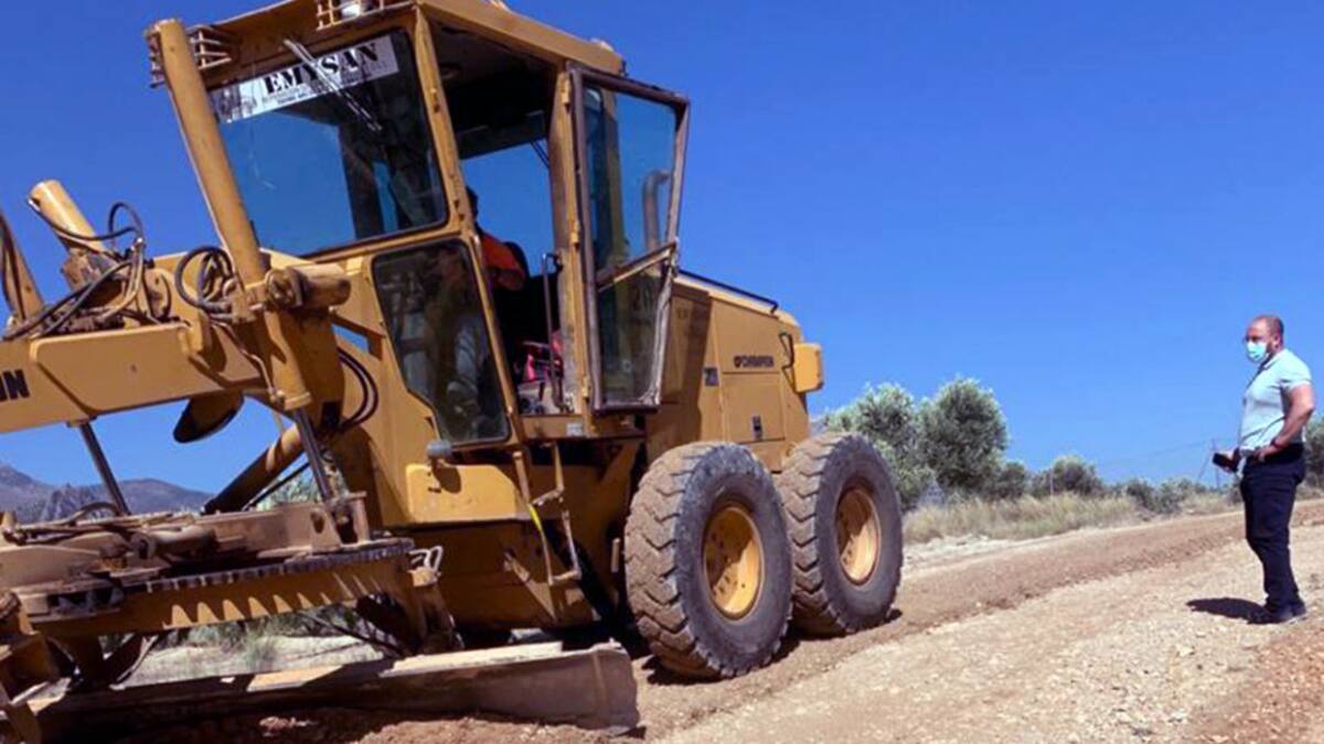 Arreglados 27 kilómetros de caminos rurales en el término de Bedmar