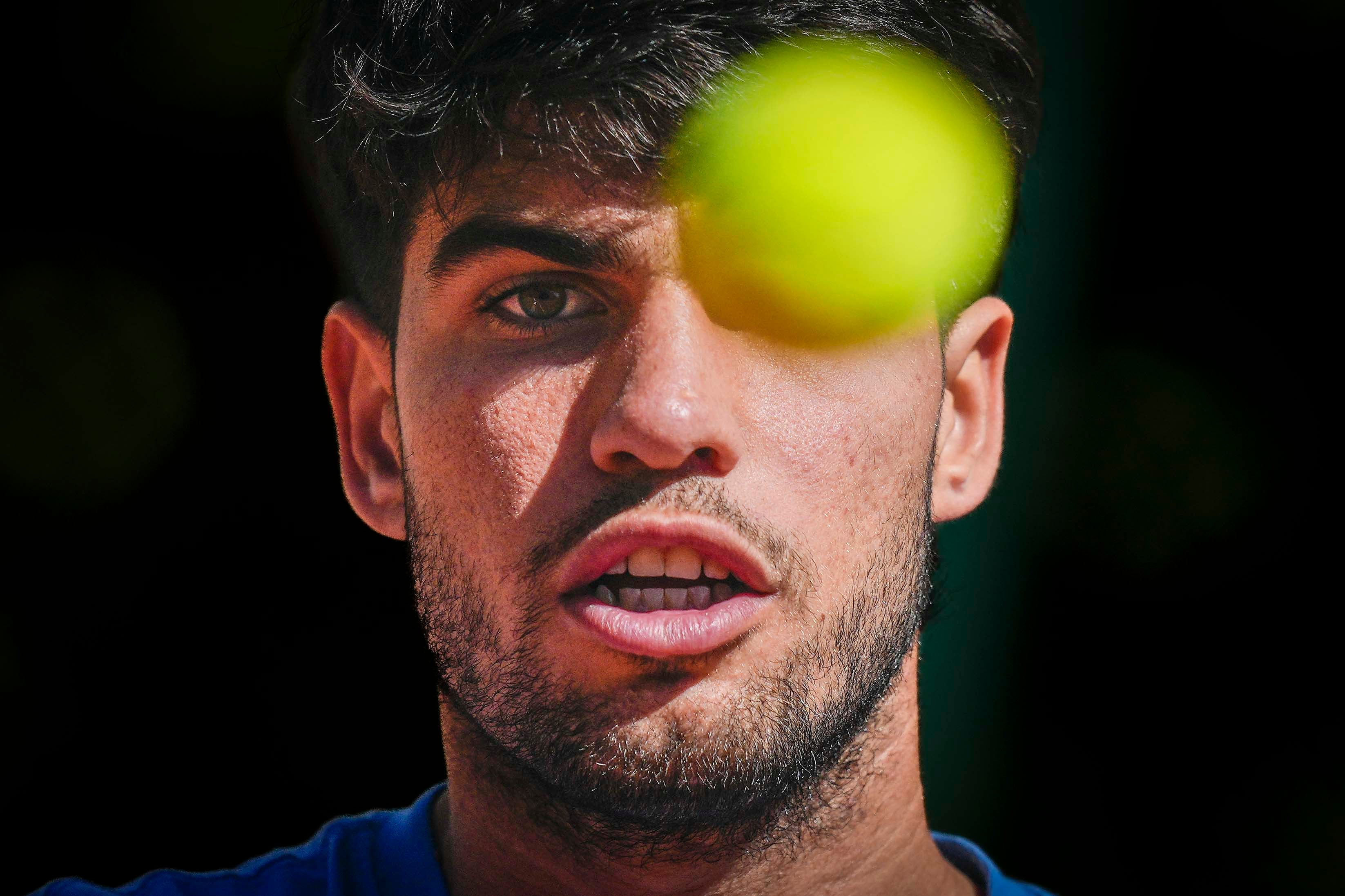 Carlos Alcaraz, durante un entrenamiento en el Conde de Godó 2026