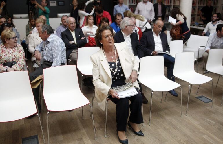 GRA246. VALENCIA, 08/05/2015.- La alcaldesa de Valencia, Rita Barberá, durante la presentación esta mañana del programa electoral del PP para la ciudad. EFE/Kai Försterling