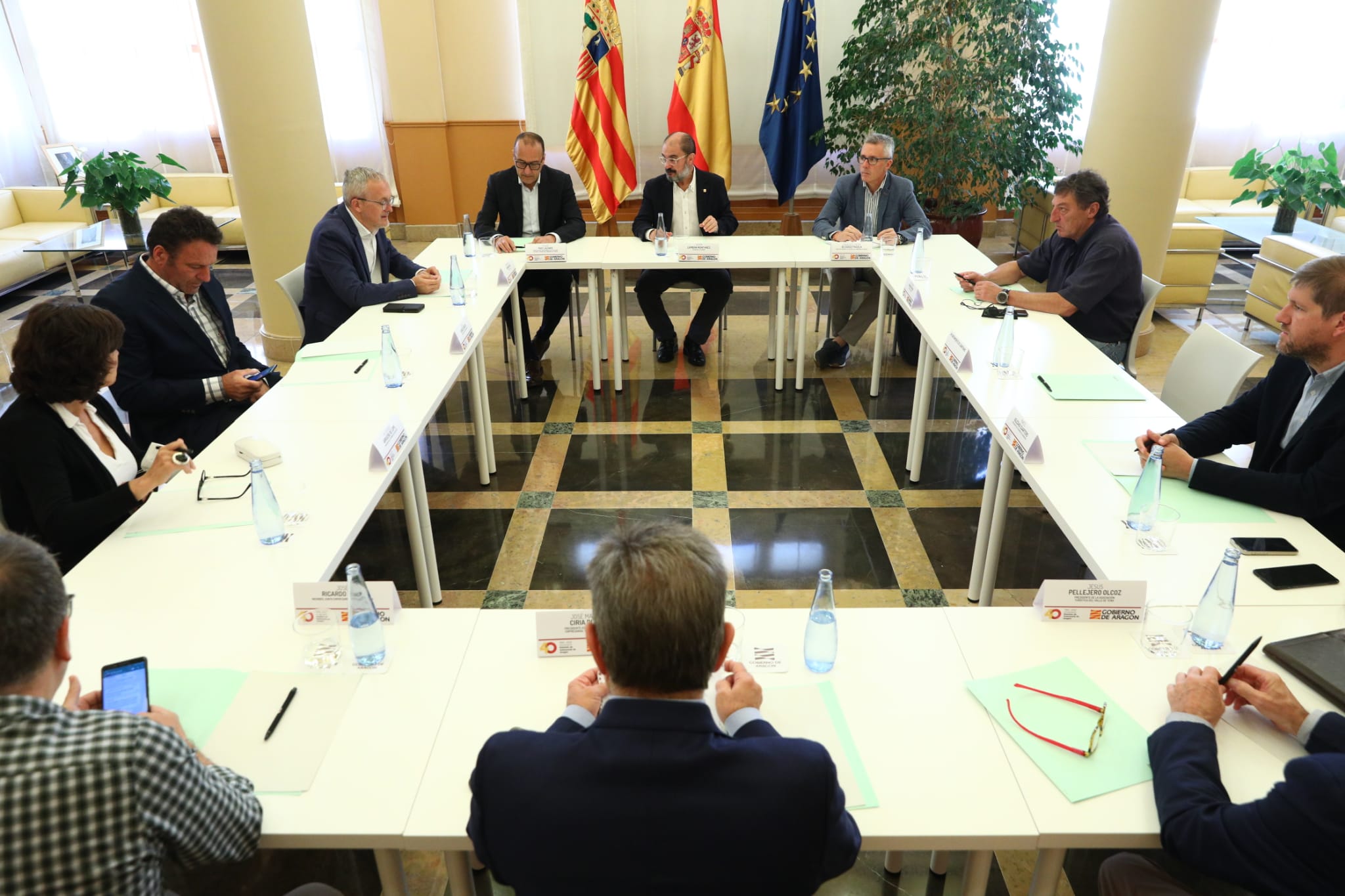 Reunión del Gobierno de Aragón con alcaldes del Pirineo para abordar una nueva candidatura para los Juegos Olímpicos de Invierno de 2034