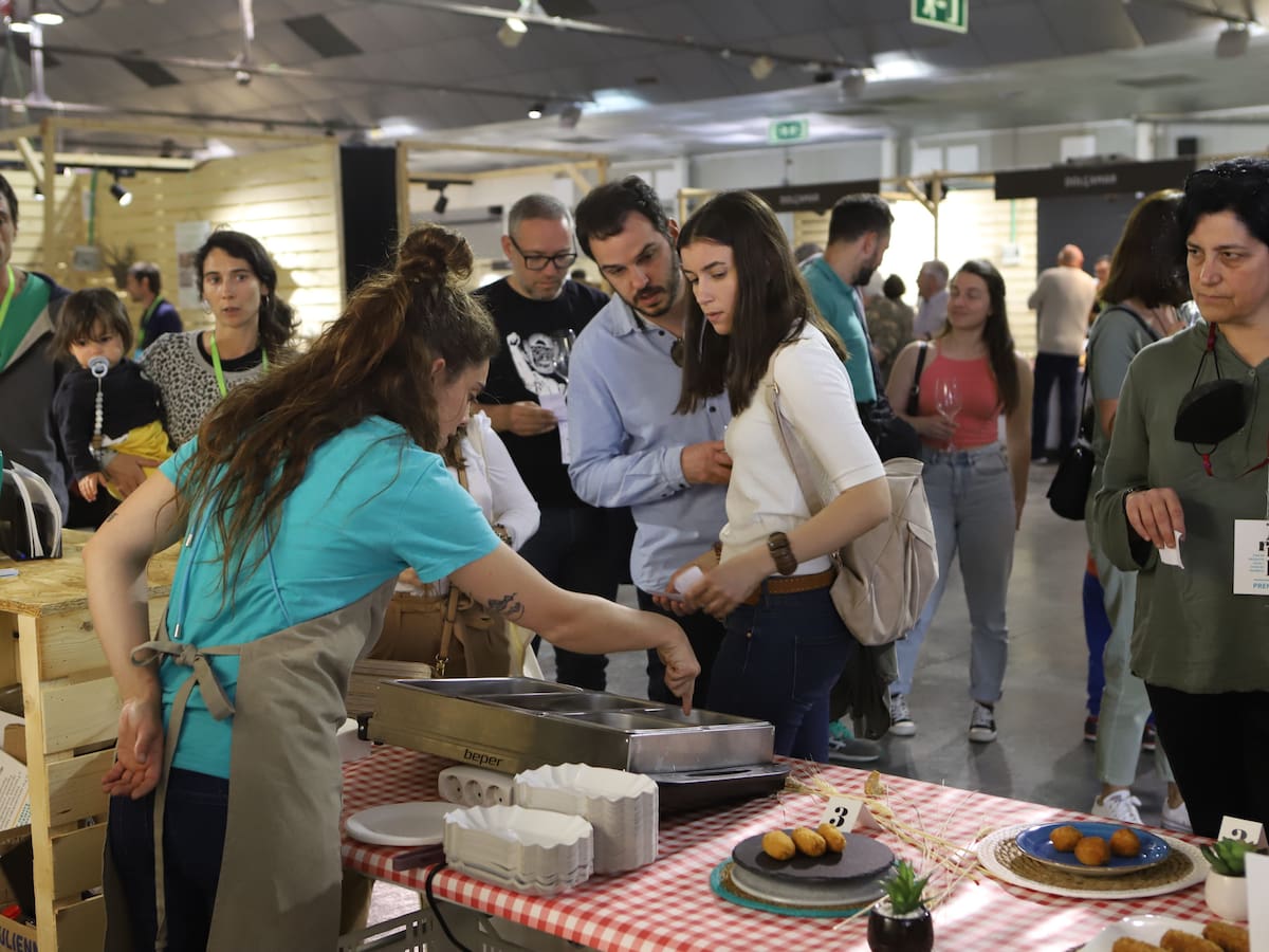 Gran afluència de públic durant la primera jornada de la Fira Arrels