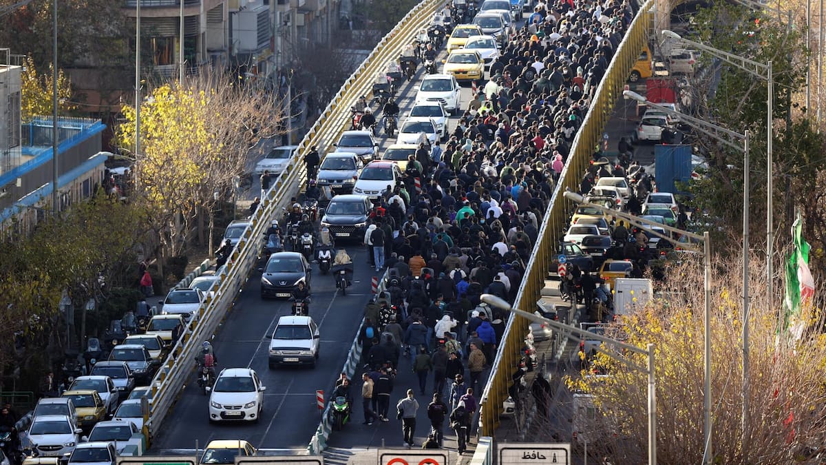 Las protestas por la situación económica en Irán dejan al menos 38 muertos y más de 2.000 detenidos