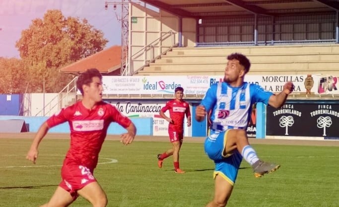 El delantero Ayoub buscará una nueva diana ante el Bembibre