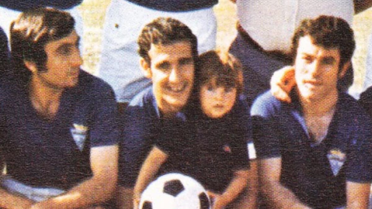 El Villena CF lamenta el fallecimiento de Basilio Patiño, el entrenador que consiguió el ascenso del equipo a Tercera División.