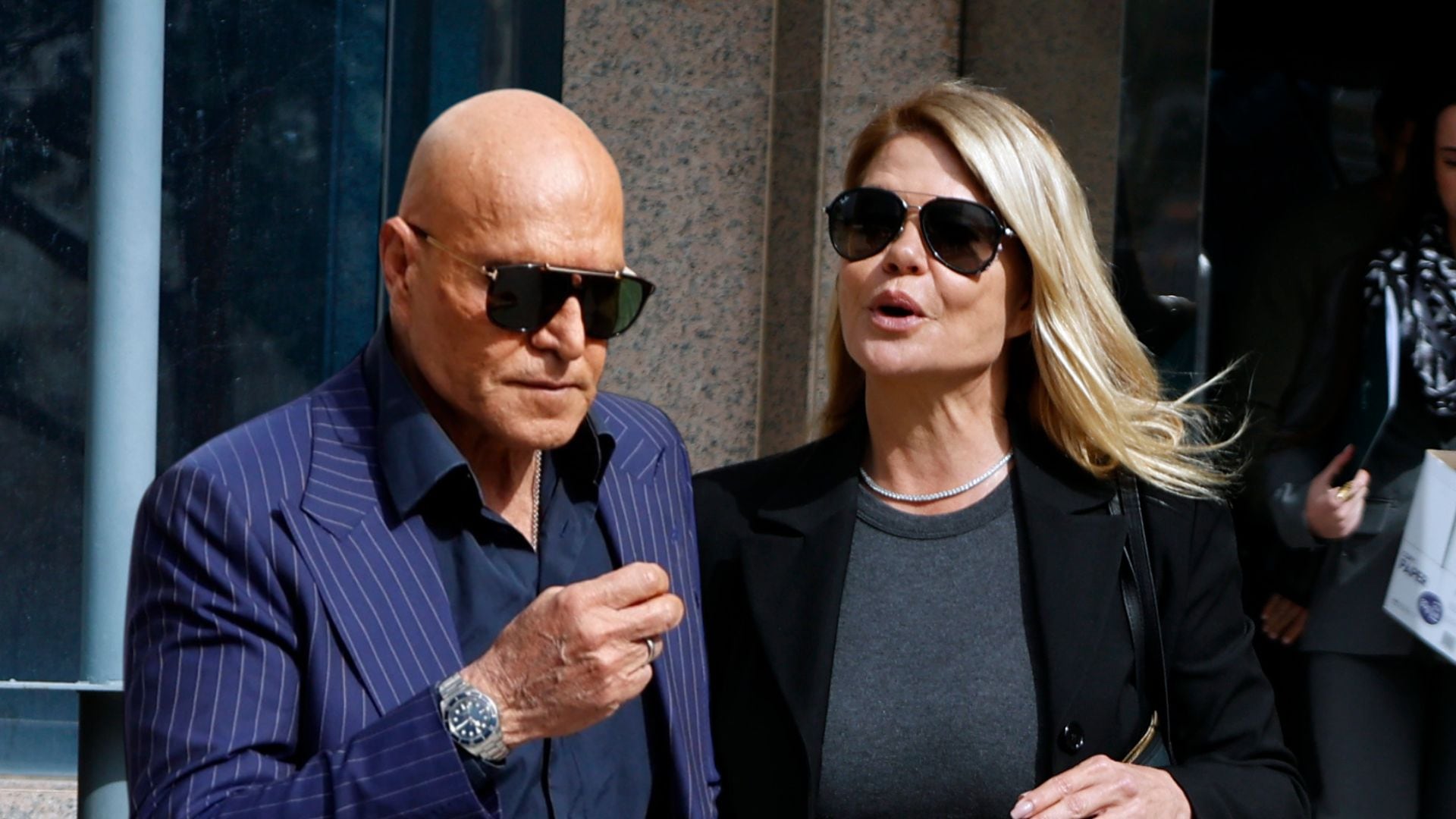 Montaje de la salida de Kiko Matamoros y Makoke en un juzgado de Madrid