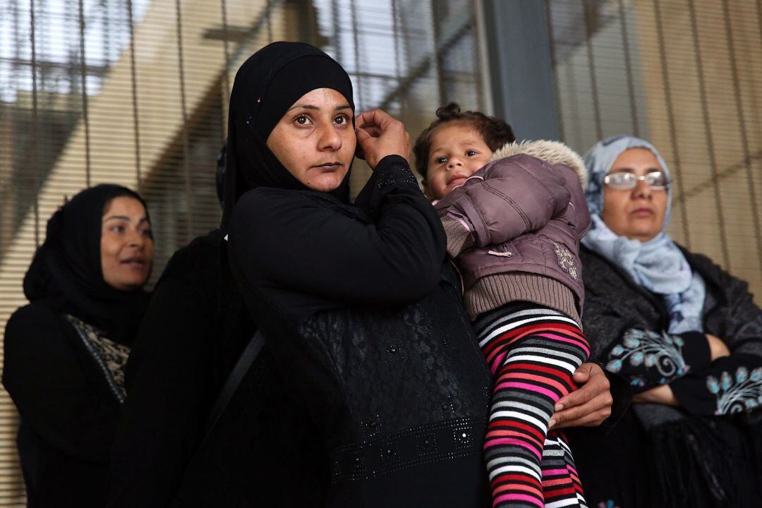 Refugiats sirians a Atenes protesten davant el Ministeri de Migració per exigir millors condicions de vida als camps dels afores de la capital grega.