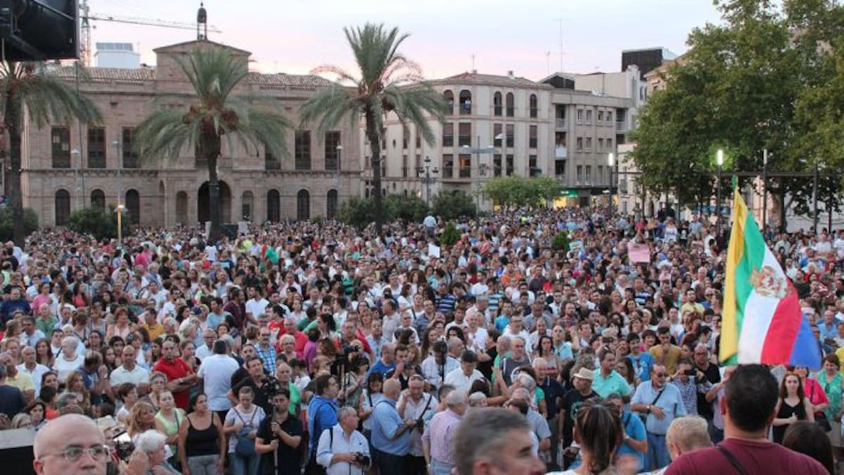 "Estamos dispuestos a desplazarnos a Sevilla para hablar con Susana Díaz"