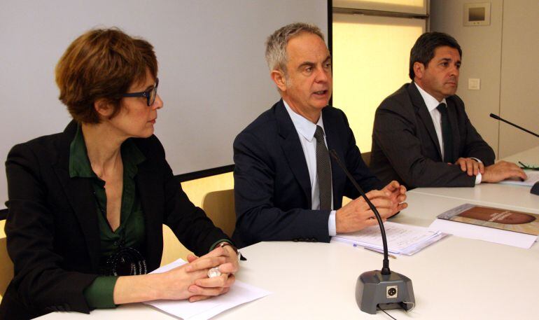 D'esquerra a dreta: Montse Aguer, directora dels Museus Dalí; Lluís Peñuelas, Secretari General de la Fundació; JM Sevillano, gerent de la Fundació.