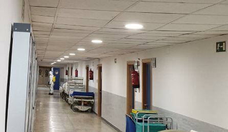 Técnicos de la UME en el Punta Europa.