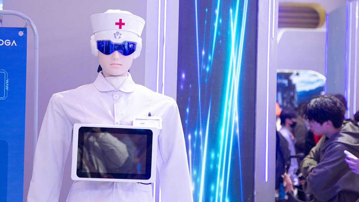 Una experta en rehabilitación medular defiende que la robótica es una ayuda, pero no sustituye a los profesionales