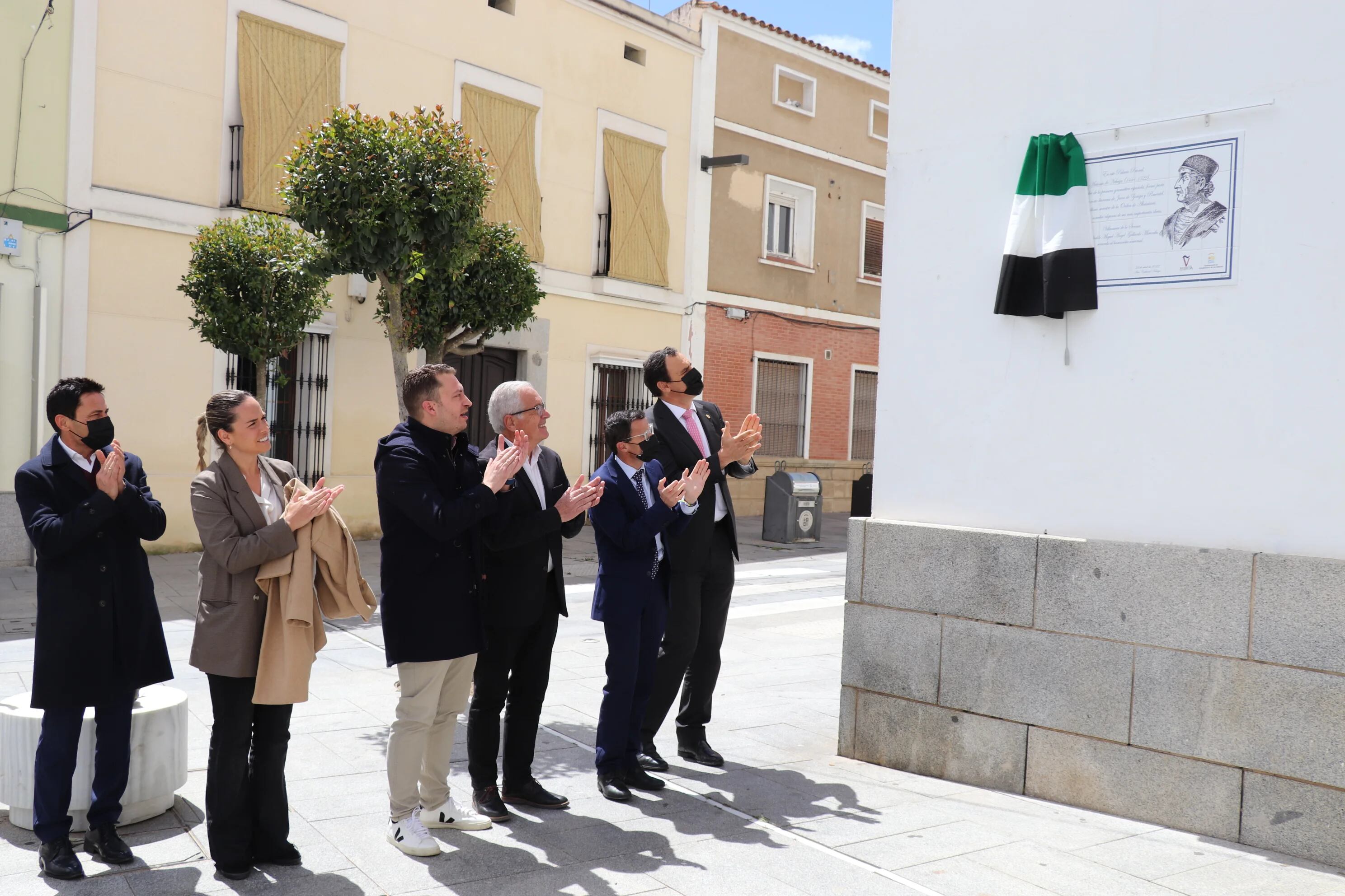 Placa en honor a Nebrija donde residió en Villanueva