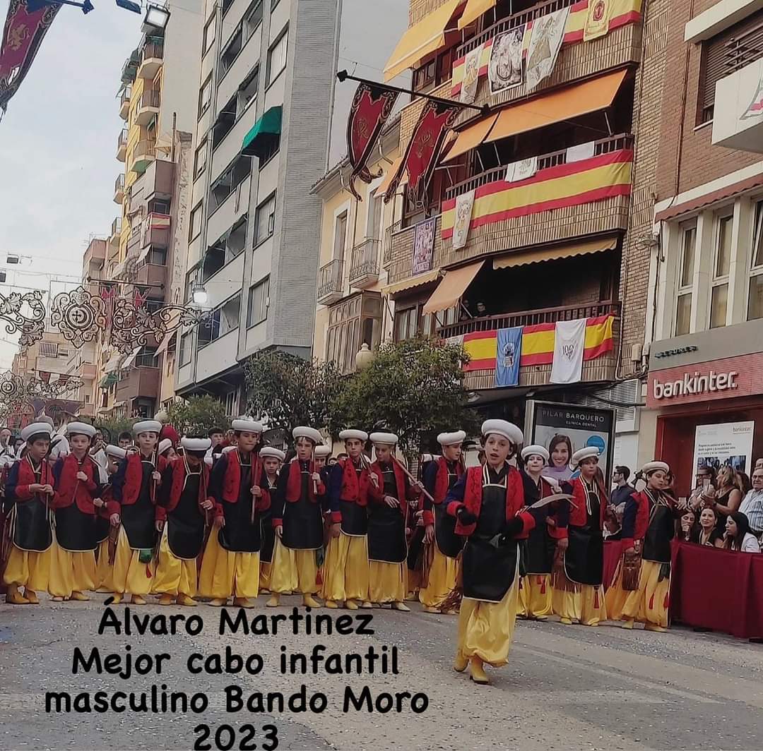 moros Nuevos en el desfile de la esperanza