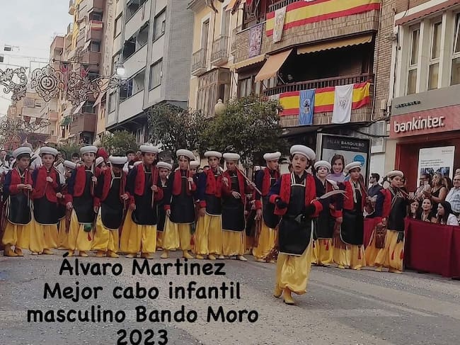 moros Nuevos en el desfile de la esperanza