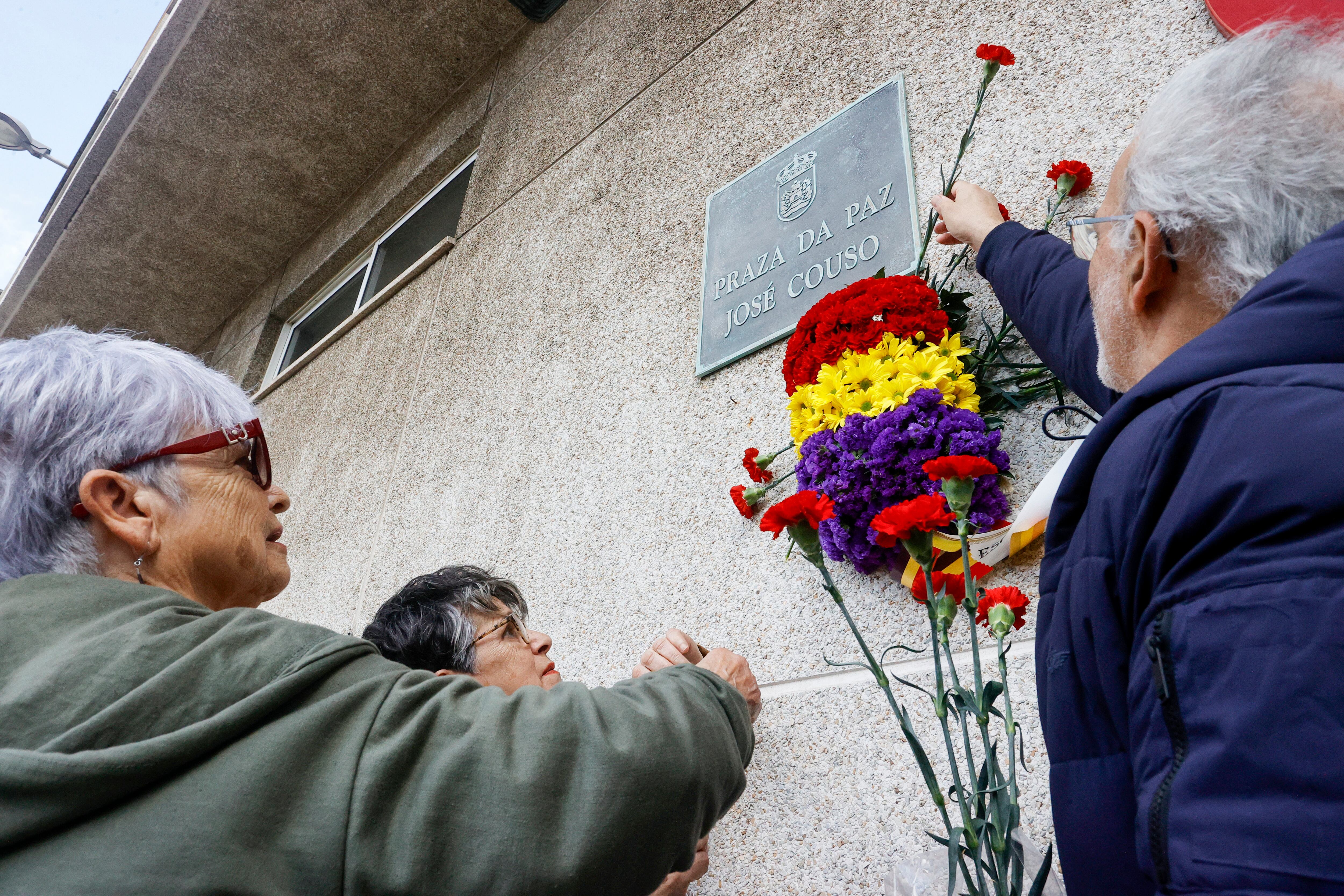 FERROL, 06/04/2024.- Acto anual de homenaje de Esquerda Unida al cámara de televisión José Couso en el aniversario de su asesinato en Bagdad. EFE/Kiko Delgado.