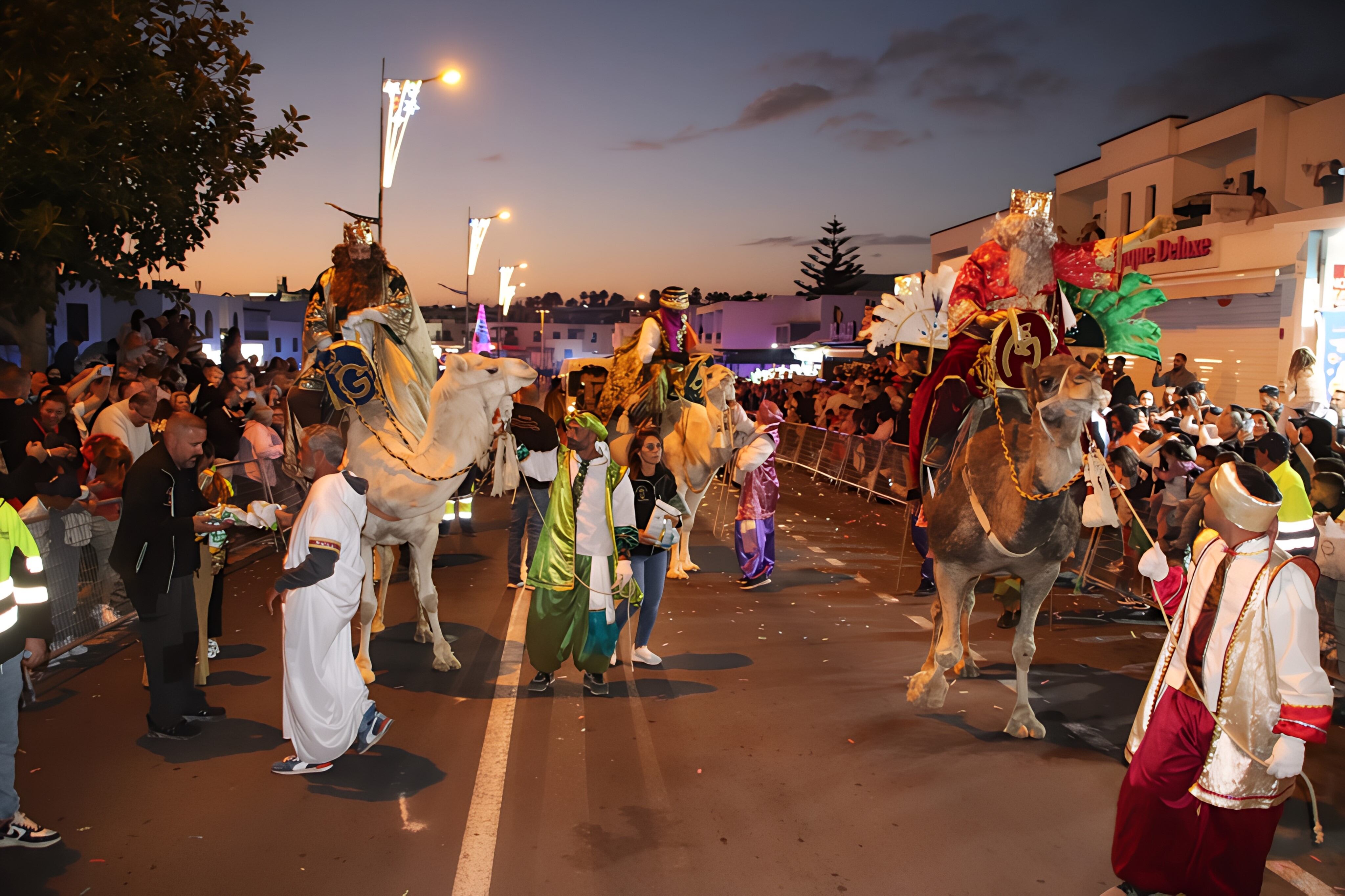 Cabalgata de Los Reyes Magos en Playa Blanca.
