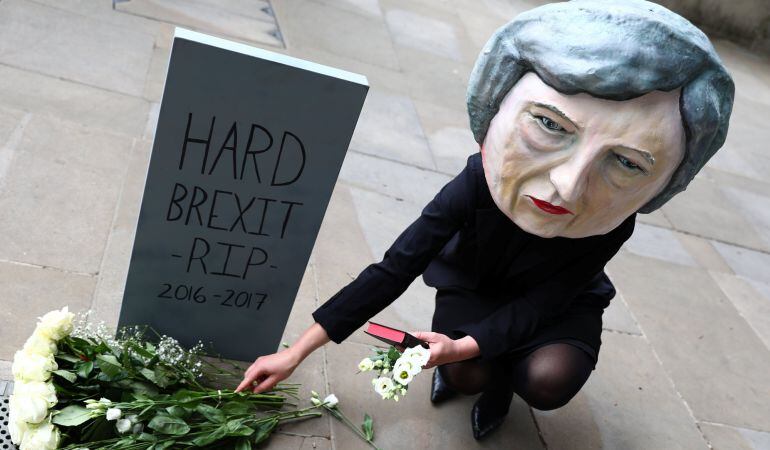 Protesta contra el Brexit en Downing Street después de las elecciones británicas. 