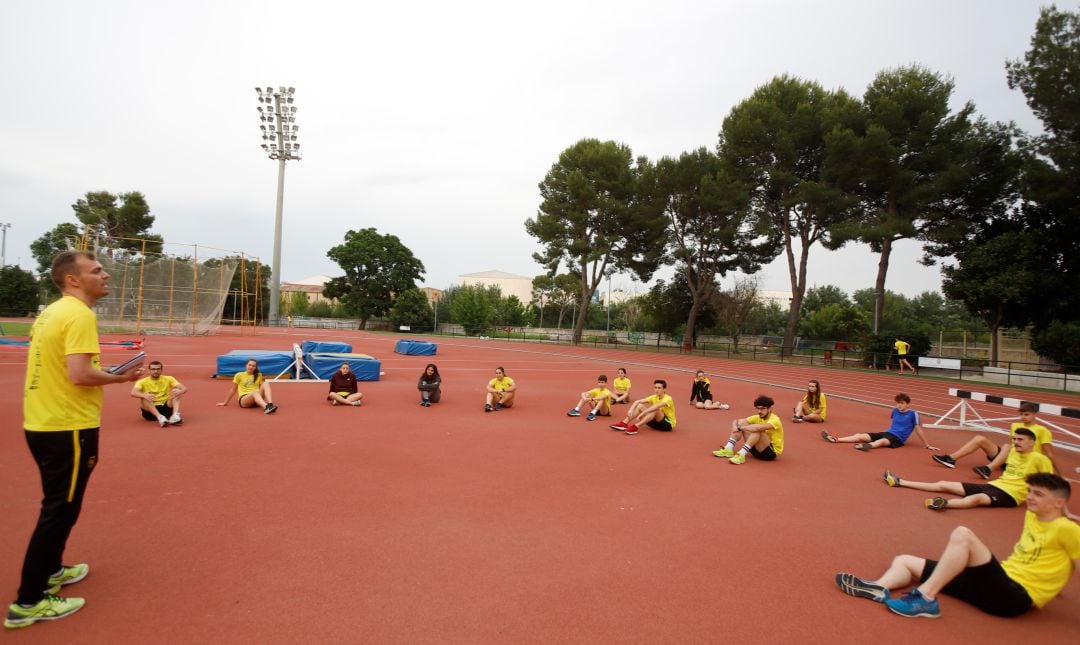 David Melo da la bienvenida a los atletas