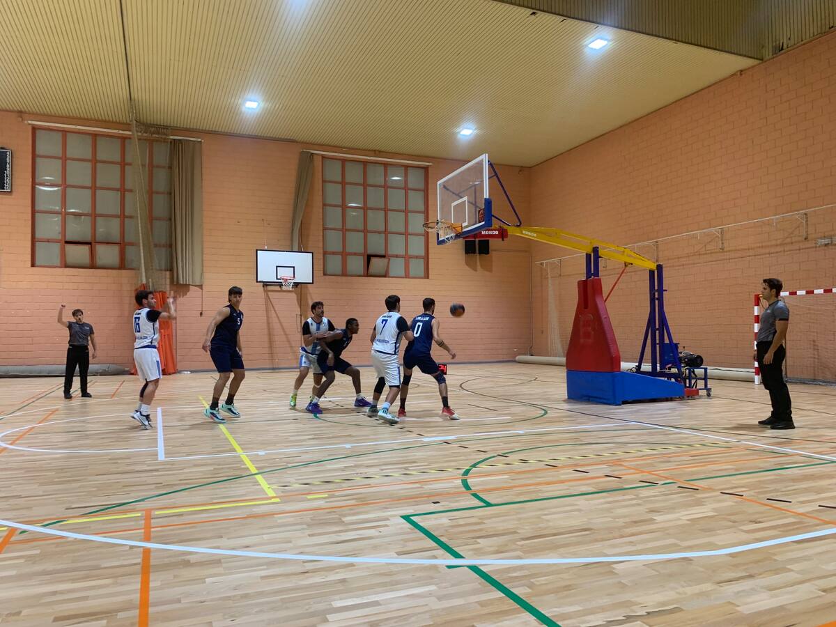 El sénior autonómico masculino del V-74 consigue la primera victoria