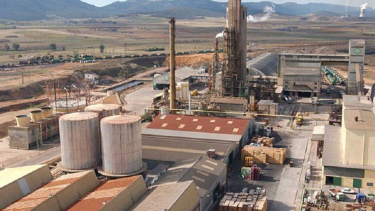 Accidente laboral en Puertollano: herido, con quemaduras graves, al caerle encima nitrato de alta temperatura