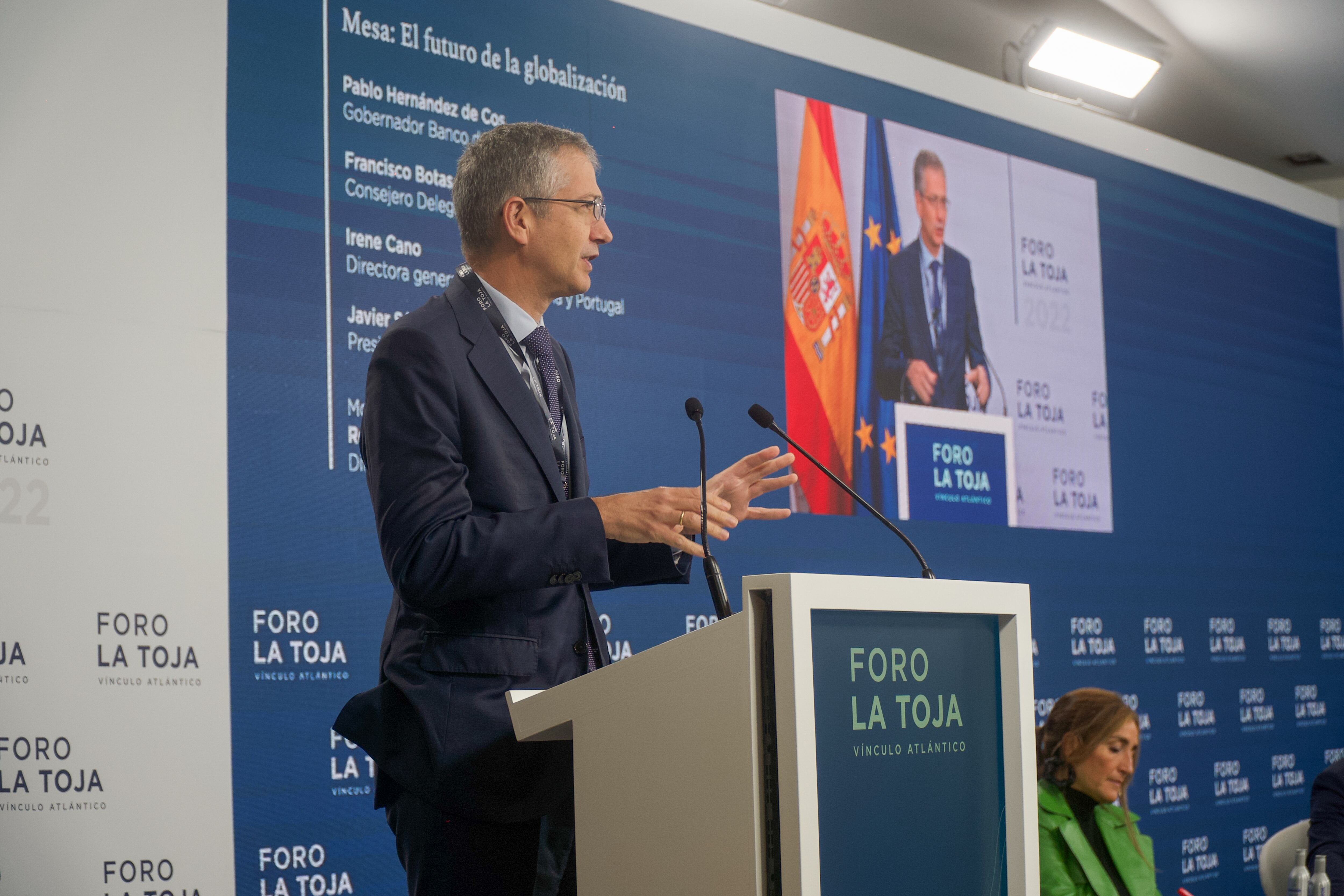 El gobernador del Banco de España, Pablo Hernández de Cos, durante su intervención en el Foro Económico de La Toja