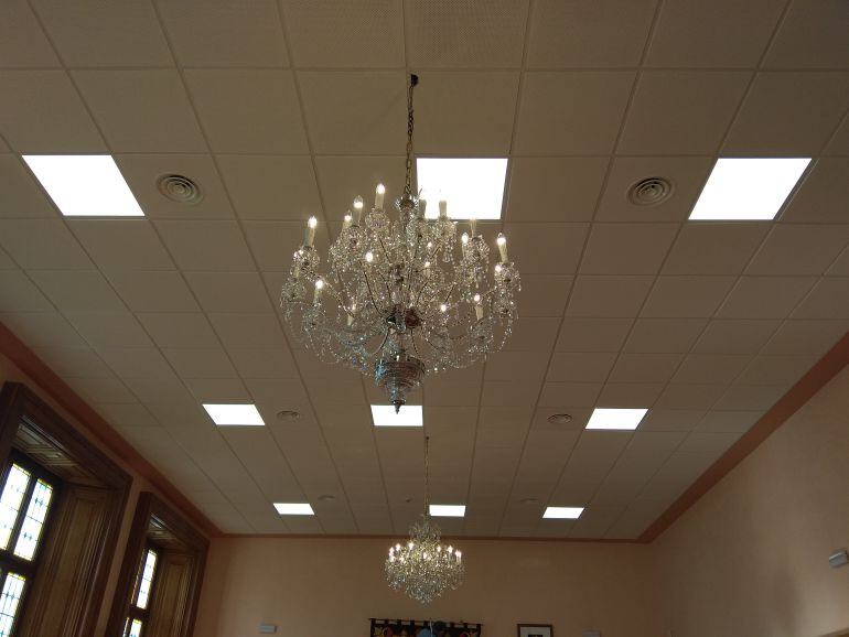 Nuevo techo del Salón de Plenos del Ayuntamiento de Palencia