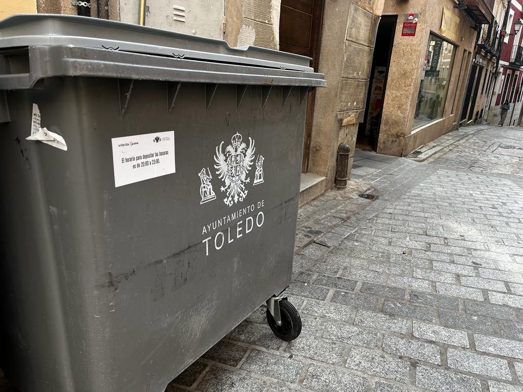 Imagen de uno de los contenedores permanentes en el Casco Histórico de Toledo, instalado en las dos fases anteriores