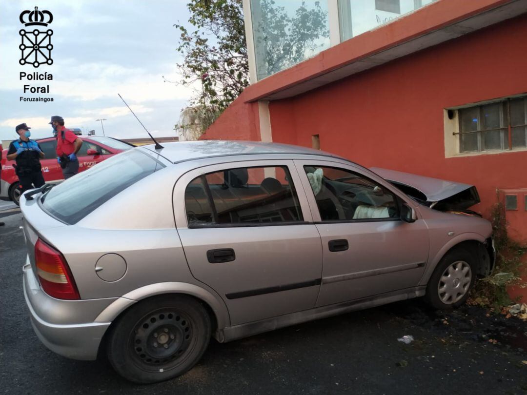 Un fallecido en Ayegui al chocar un coche contra un muro