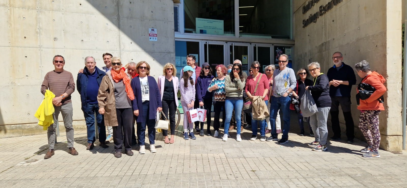 Continúan las concentraciones por la apertura de la biblioteca Ramón J. Sender