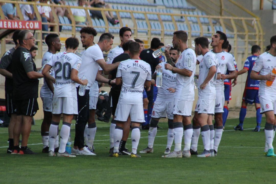 La puerta de salida y de llegada se mantiene abierta en la Cultural