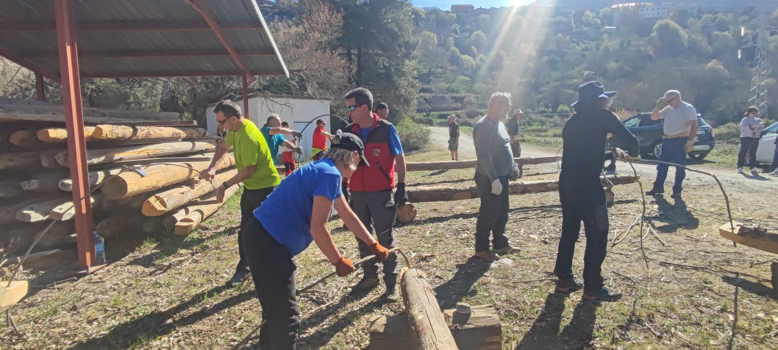 nabateros y nabateras del Sobrarbe y la Galliguera se han reunido en Laspuña para retorcer los berdugos de sarga