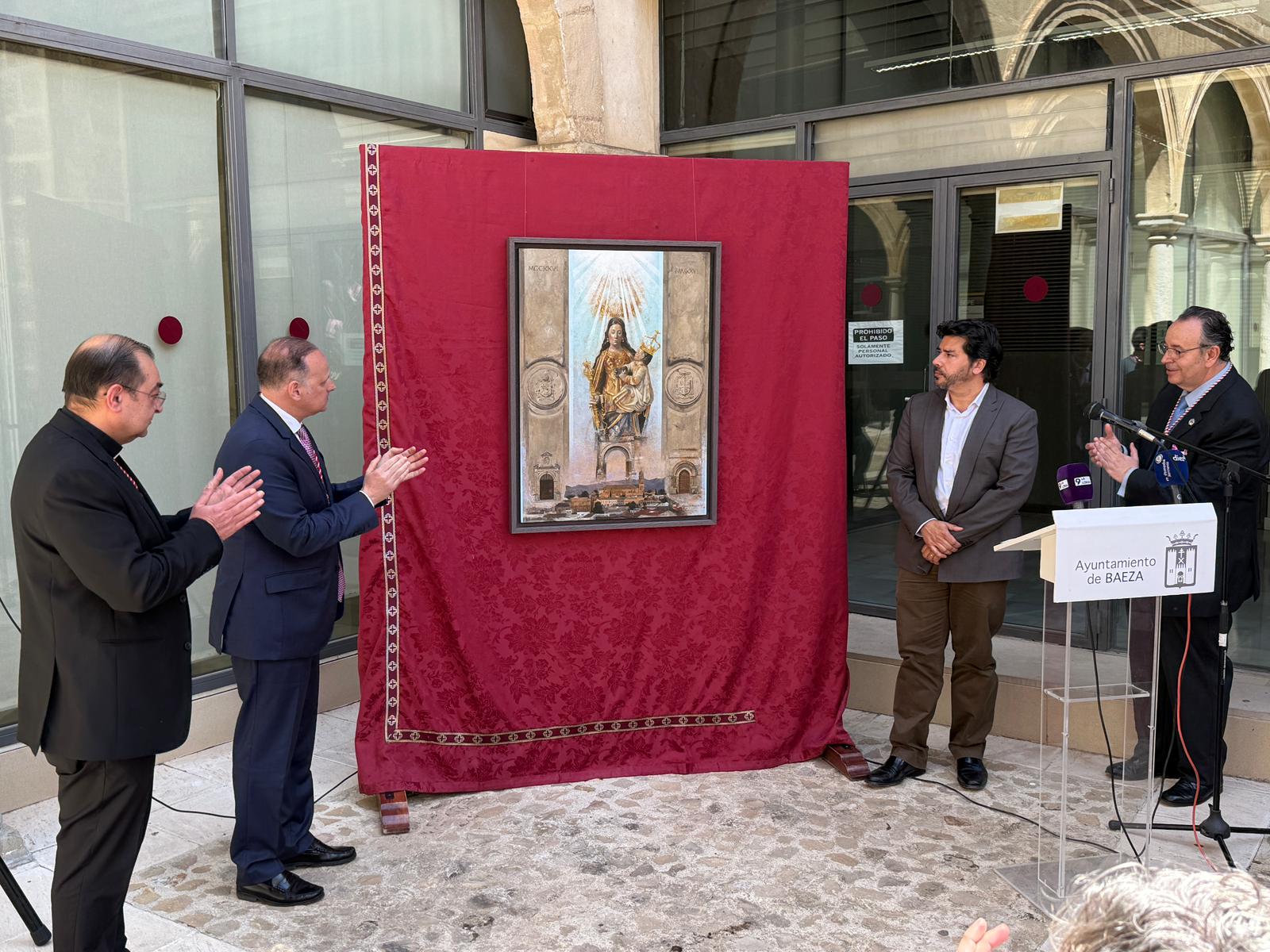 Presentación del cartel conmemorativo de la Coronación de la Virgen del Alcázar de Baeza.