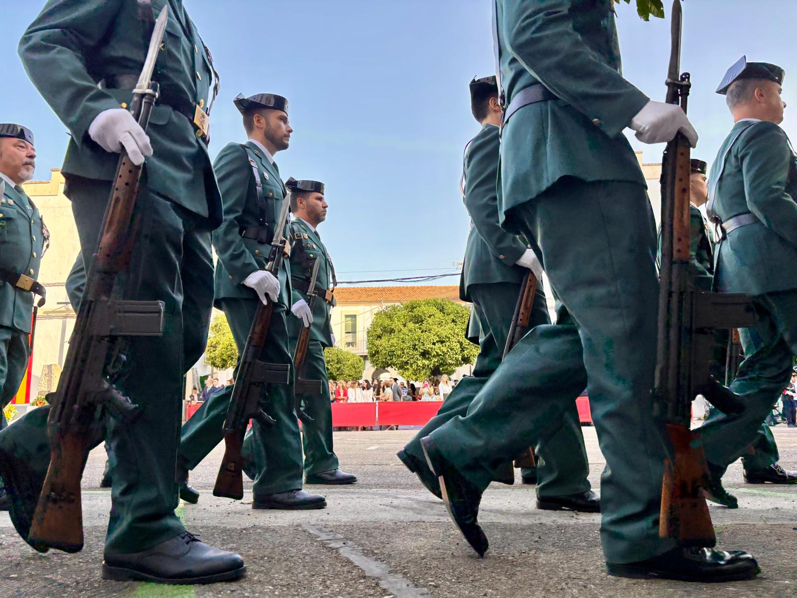 Desfile de agentes de la Guardia Civil de Córdoba