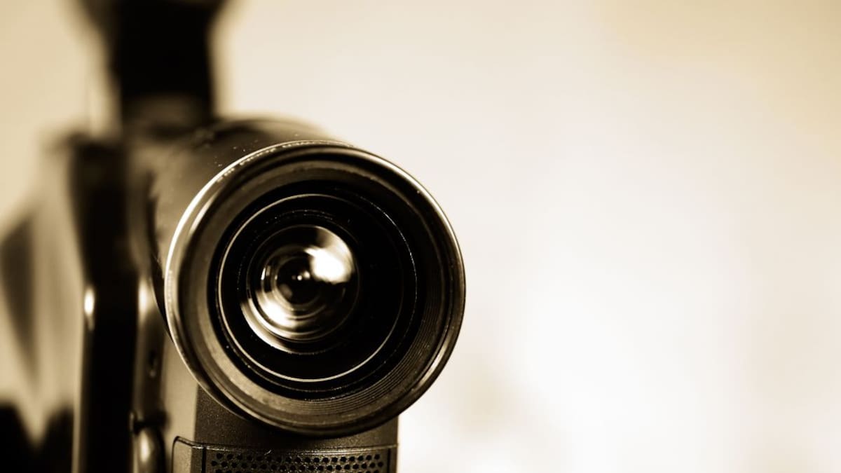 'Ceniza': el documental sobre el volcán de La Palma a raíz de un grupo de amigos en Whatsapp